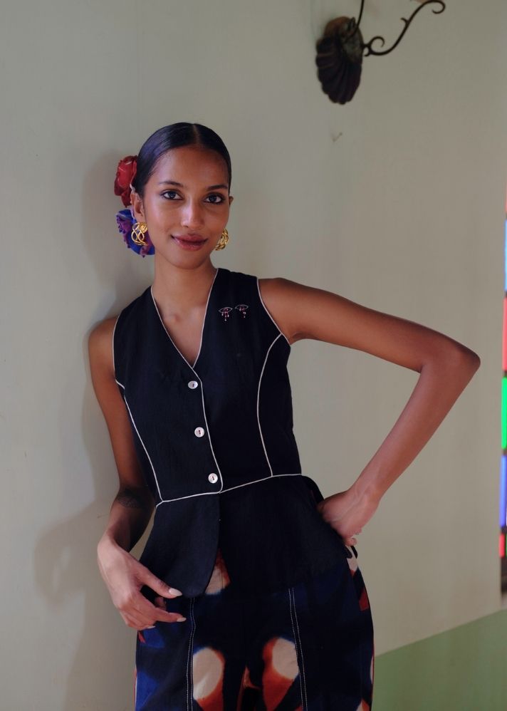 A Model Wearing Black Pure Cotton Kokum Handloom Blouse, curated by Only Ethikal