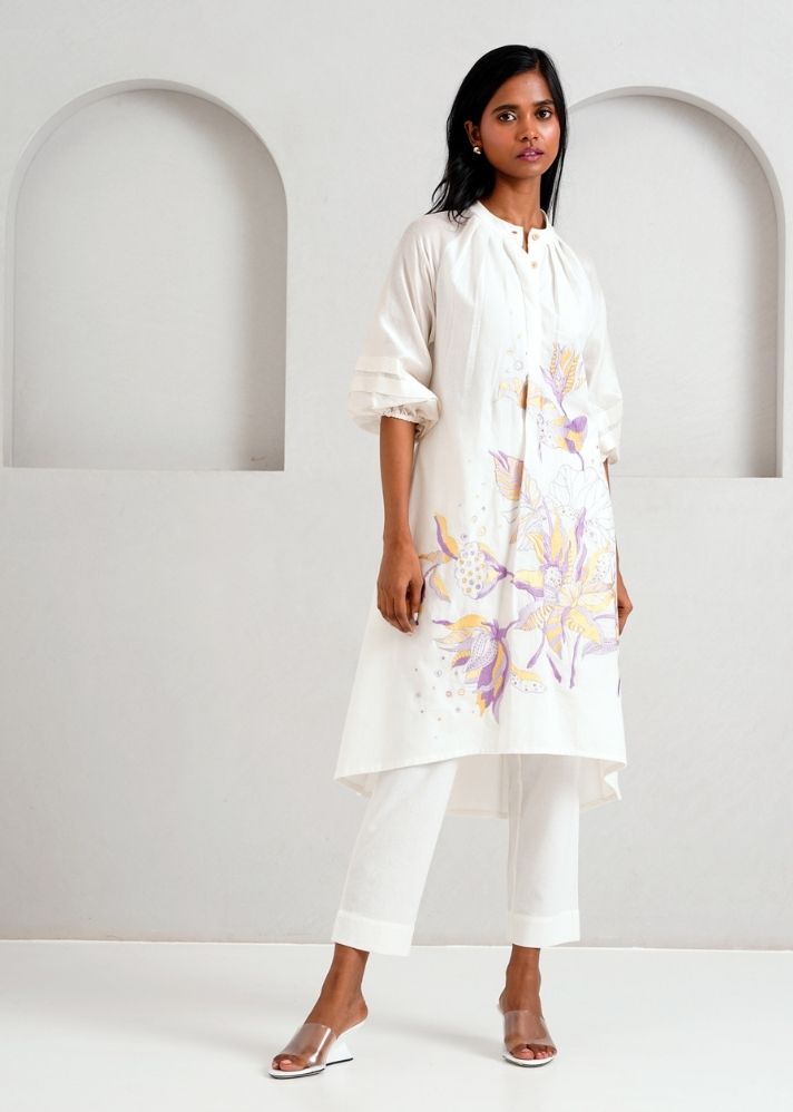 A Model Wearing White Handloom Cotton Suvi Set, curated by Only Ethikal