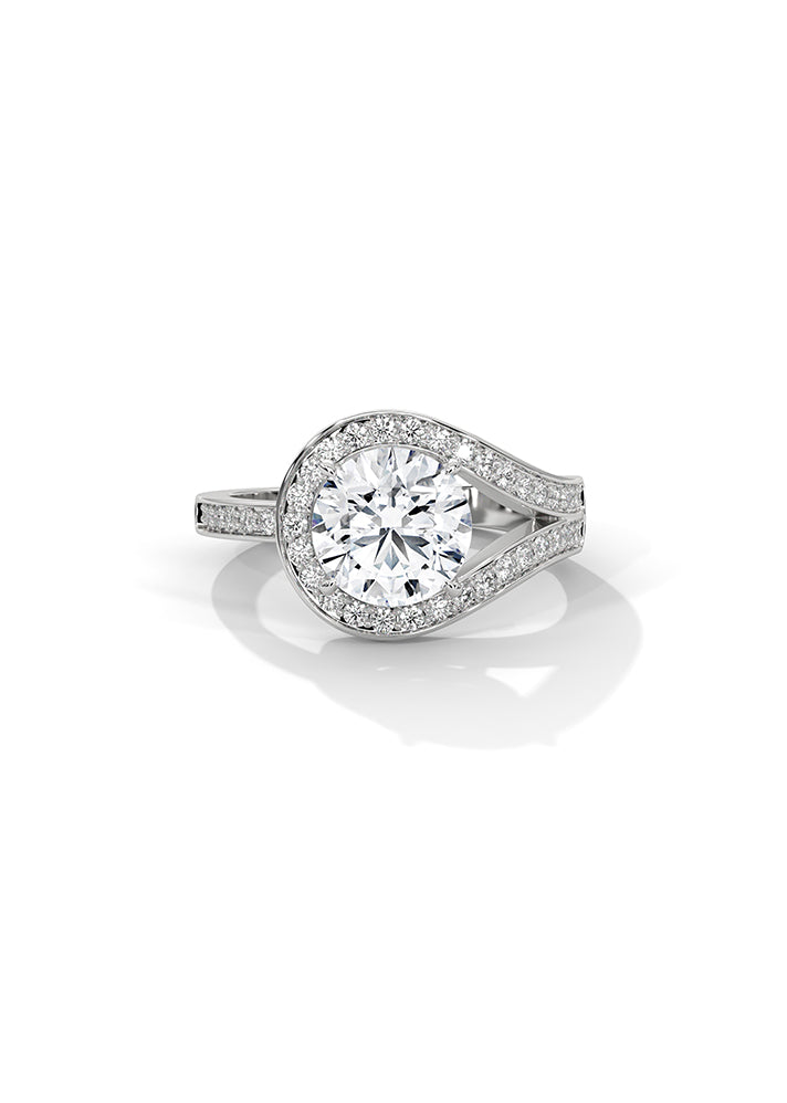 Solitaire Ring With 39 Diamonds-Cat0156