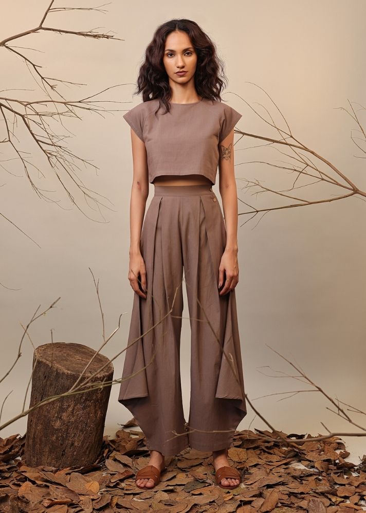 A Model Wearing Brown & Blue, Blue & Brown, Beige & Blue, Green & Brown Pure Cotton Roots Crop Cowl Set (2 PCS), curated by Only Ethikal