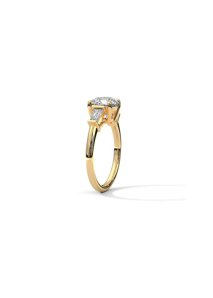 Solitaire Ring With Brilliant Round And Baguette Cut Diamonds-Cat0136