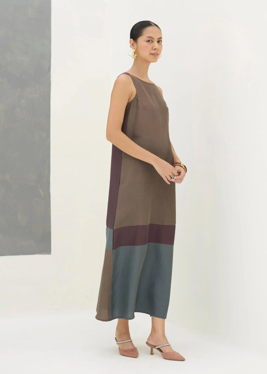 Nida Sleeveless Mulberry Silk Dress - Taupe Grey