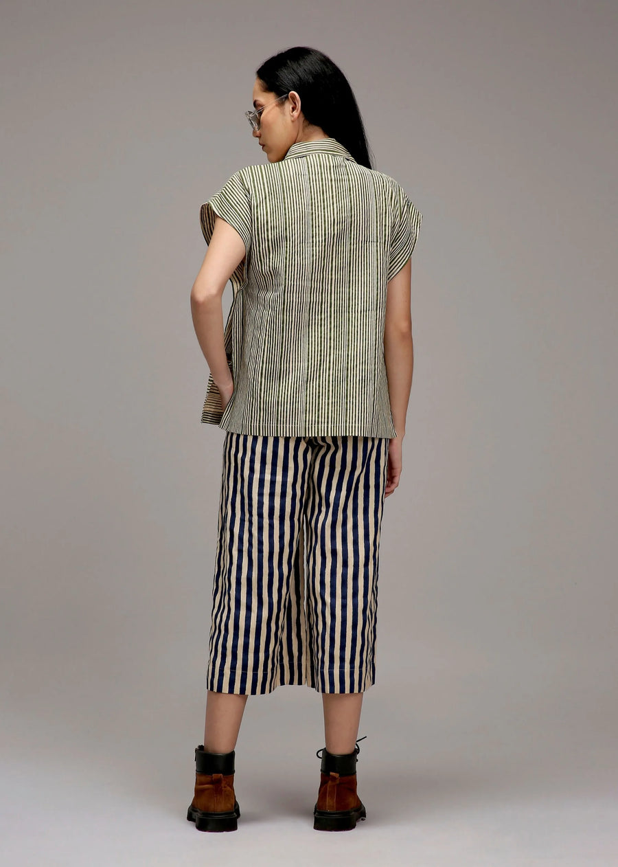 Egg-Shell Joker Shirt Capre Set