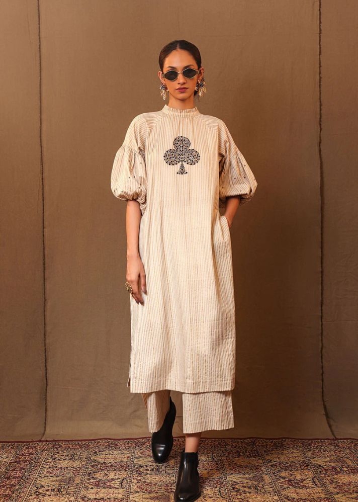 A Model Wearing White Pure Cotton Off-White Big Club Tunic Set (2 Pcs), curated by Only Ethikal