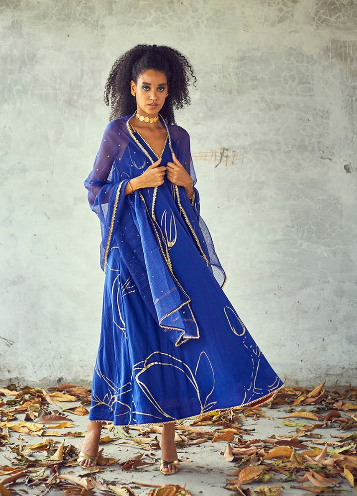 A Model Wearing Blue Pure Cotton Neel Dupatta, curated by Only Ethikal