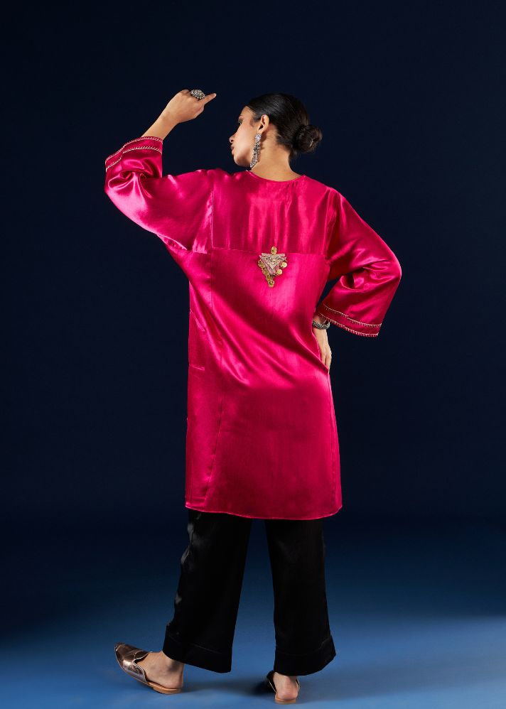 A Model Wearing Multicolor Silk Magenta Pink & Coal Black Kalidaar Kurta Set- FC-2304, curated by Only Ethikal