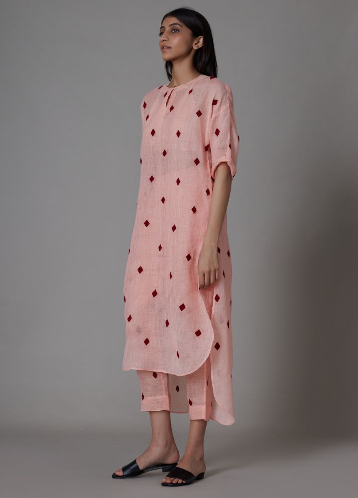 A Model Wearing Peach Linen Trump Card Tunic-Pink, curated by Only Ethikal