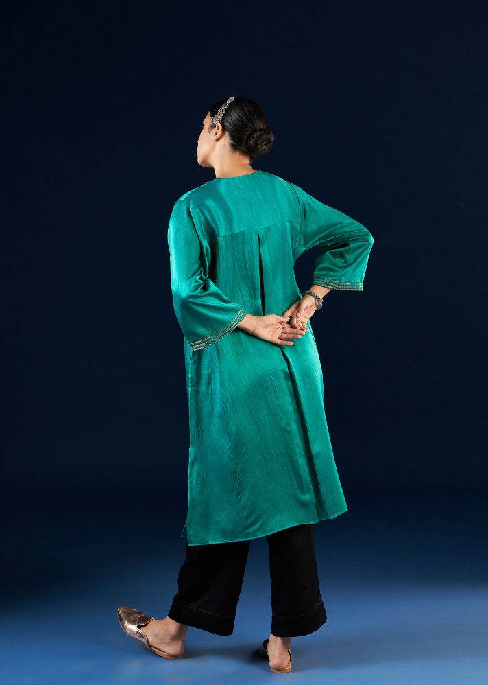 A Model Wearing Multicolor Silk Emerald green & Coal Black Kalidaar Kurta Set- FC-2305, curated by Only Ethikal