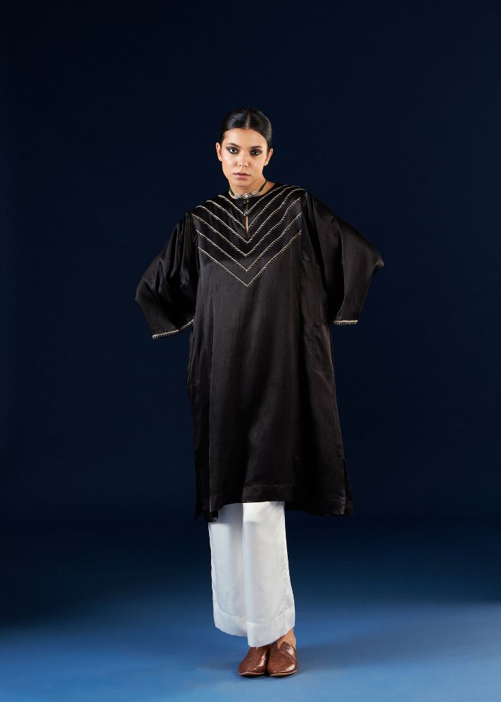 A Model Wearing Multicolor Silk Coal Black & Off white Kalidaar Kurta Set- FC-2307, curated by Only Ethikal
