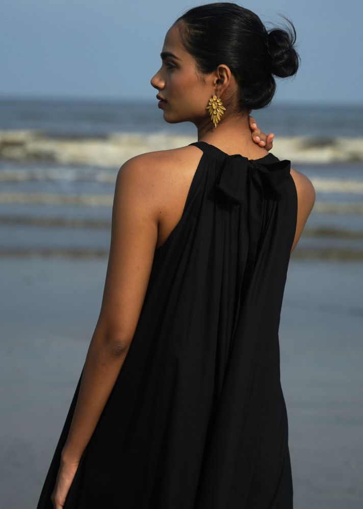 A Model Wearing Black Pure Cotton Abeer - Black, curated by Only Ethikal