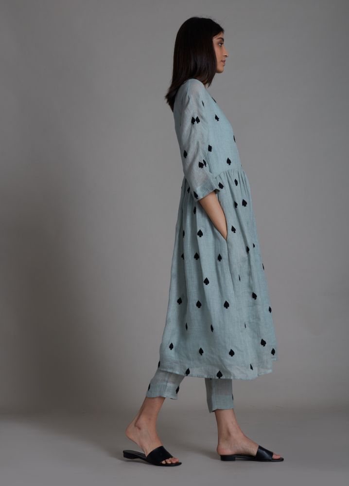 A Model Wearing Blue Linen Teen Patti Set- Greyish Blue, curated by Only Ethikal