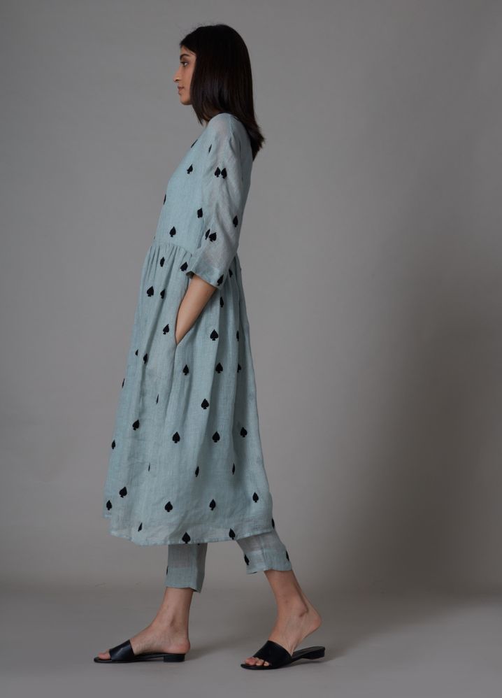 A Model Wearing Blue Linen Teen Patti Set- Greyish Blue, curated by Only Ethikal