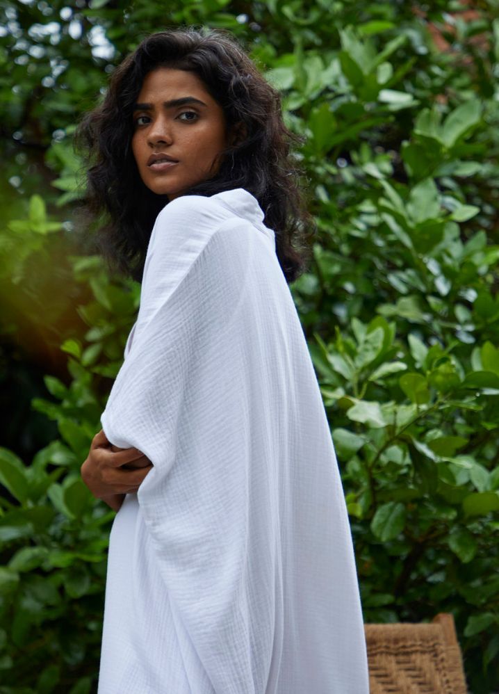 Women wearing ecofriendly white salt kaftan by karakappas curated by only ethikal