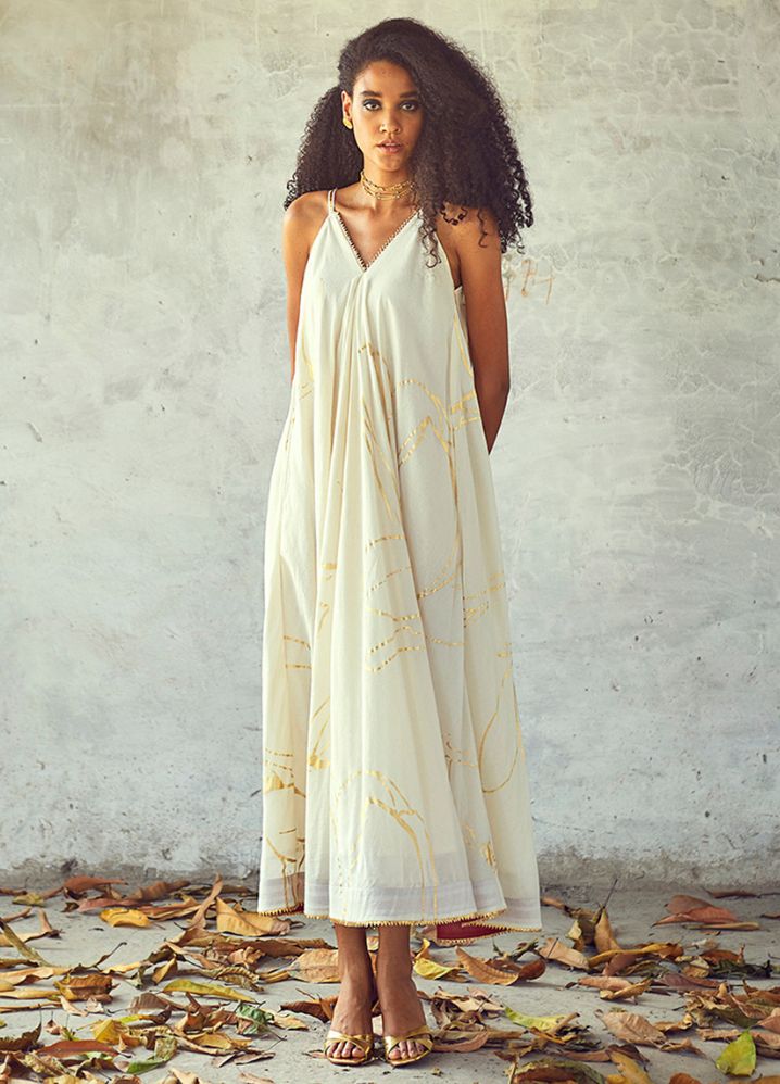 A Model Wearing White Pure Cotton Raat Rani (Set Of 2), curated by Only Ethikal
