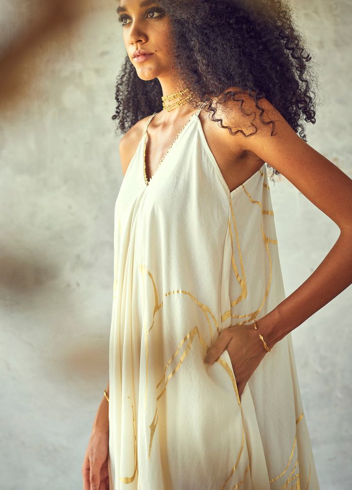 A Model Wearing White Pure Cotton Raat Rani (Set Of 2), curated by Only Ethikal