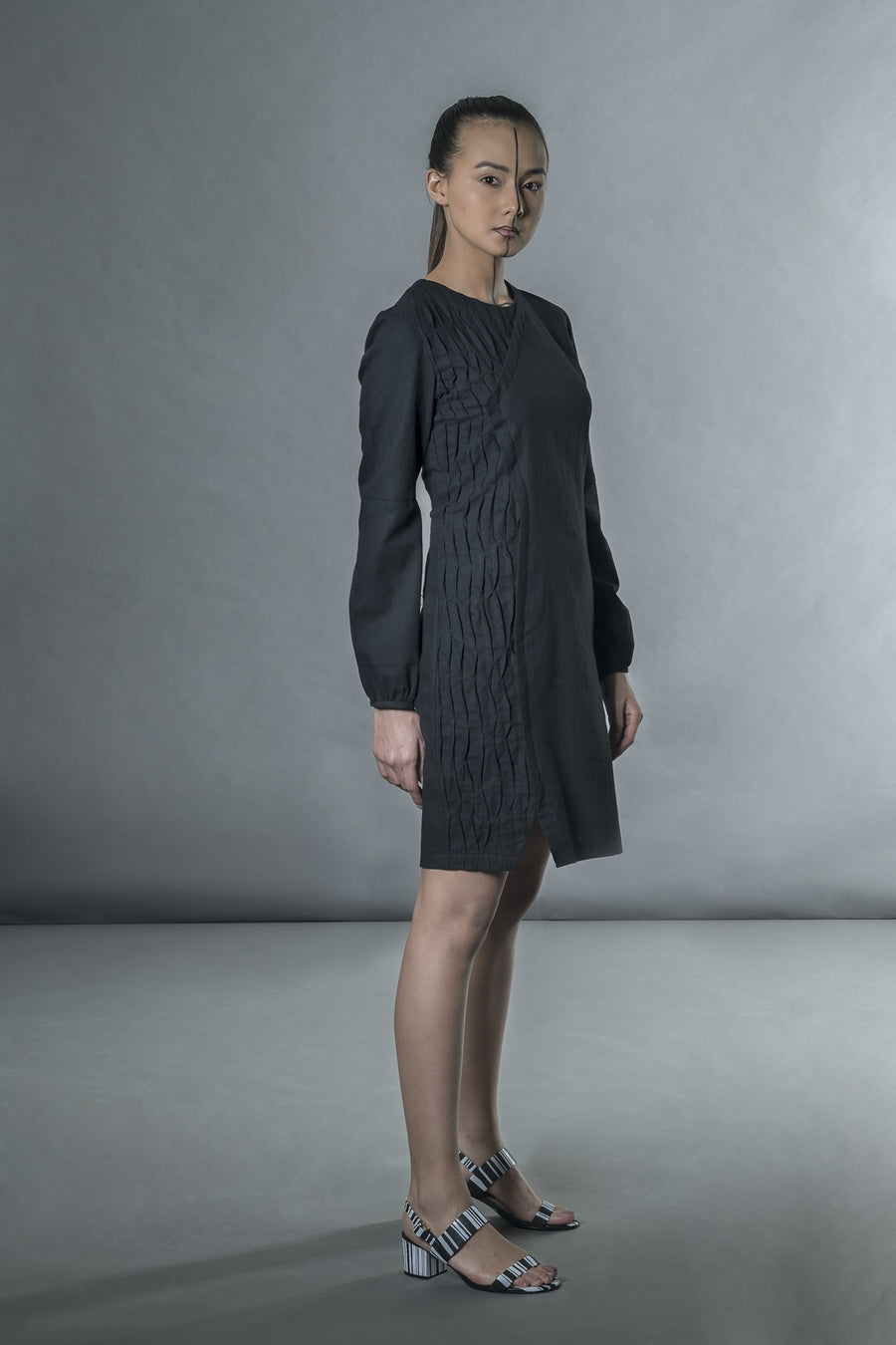 Black dress with wave pleats - onlyethikal