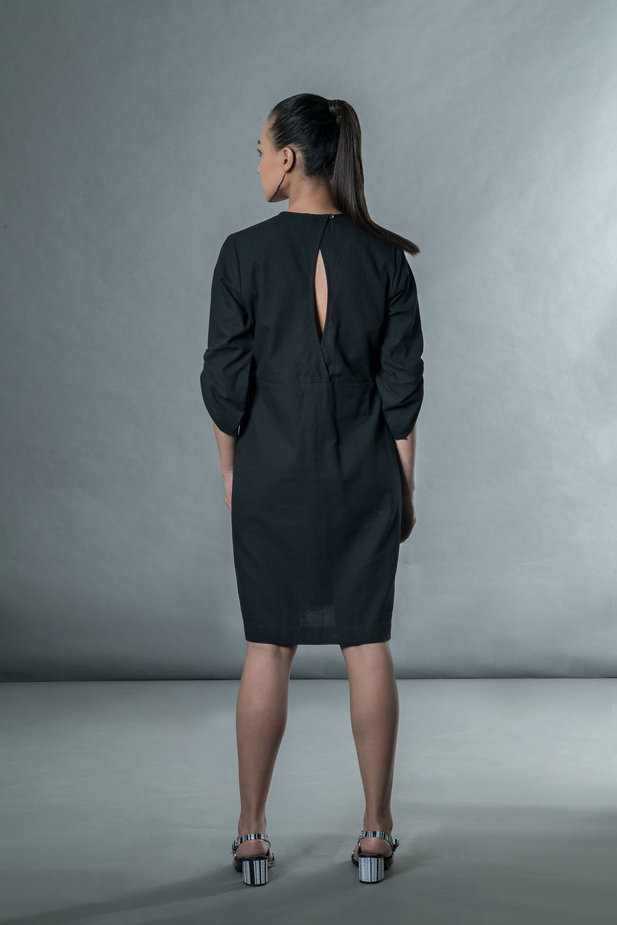 Black dress with wave pleats - onlyethikal