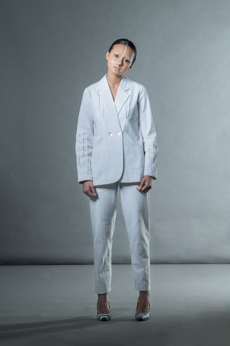 White jacket with box pleat cuffs - onlyethikal