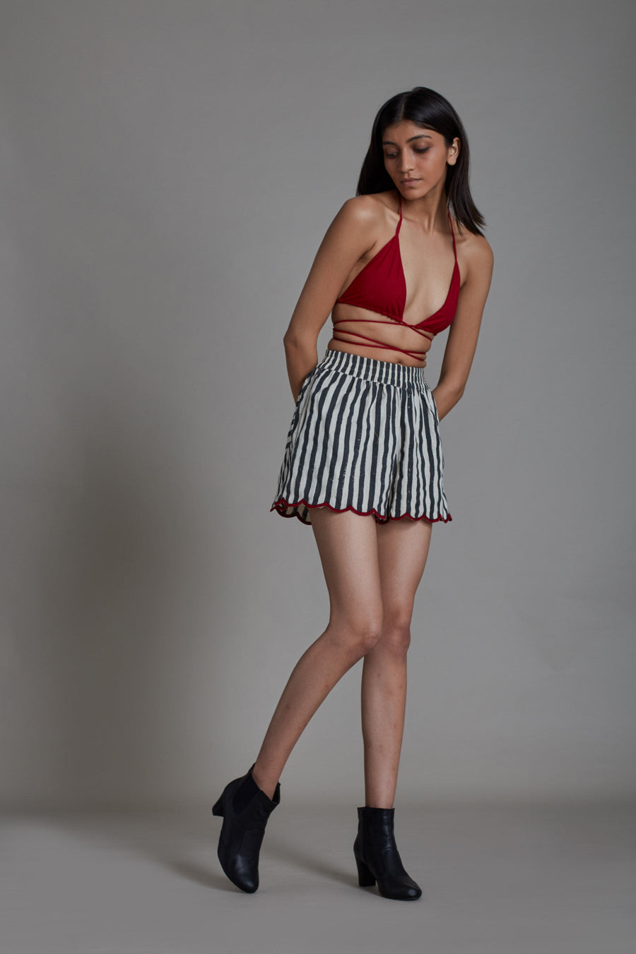 A Model Wearing Multicolor Pure Cotton Scallop Set-Black Stripe (Set Of 2), curated by Only Ethikal