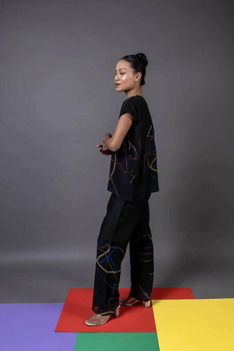 A Model Wearing Black Handwoven Cotton One North, curated by Only Ethikal